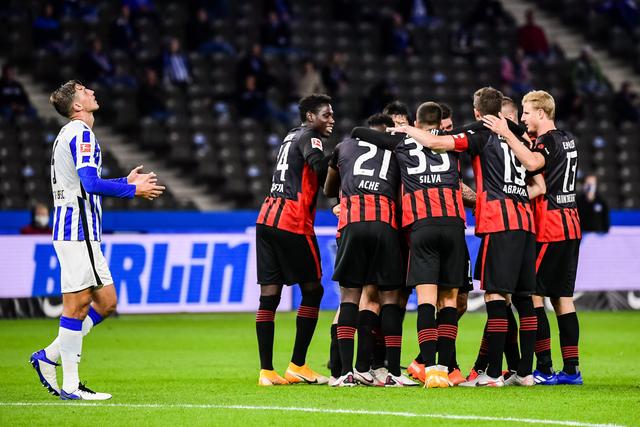 中国首场FIS室内国际滑雪赛在深圳鸣金